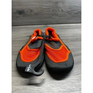 Swim shoes‎ size 4-5 youth